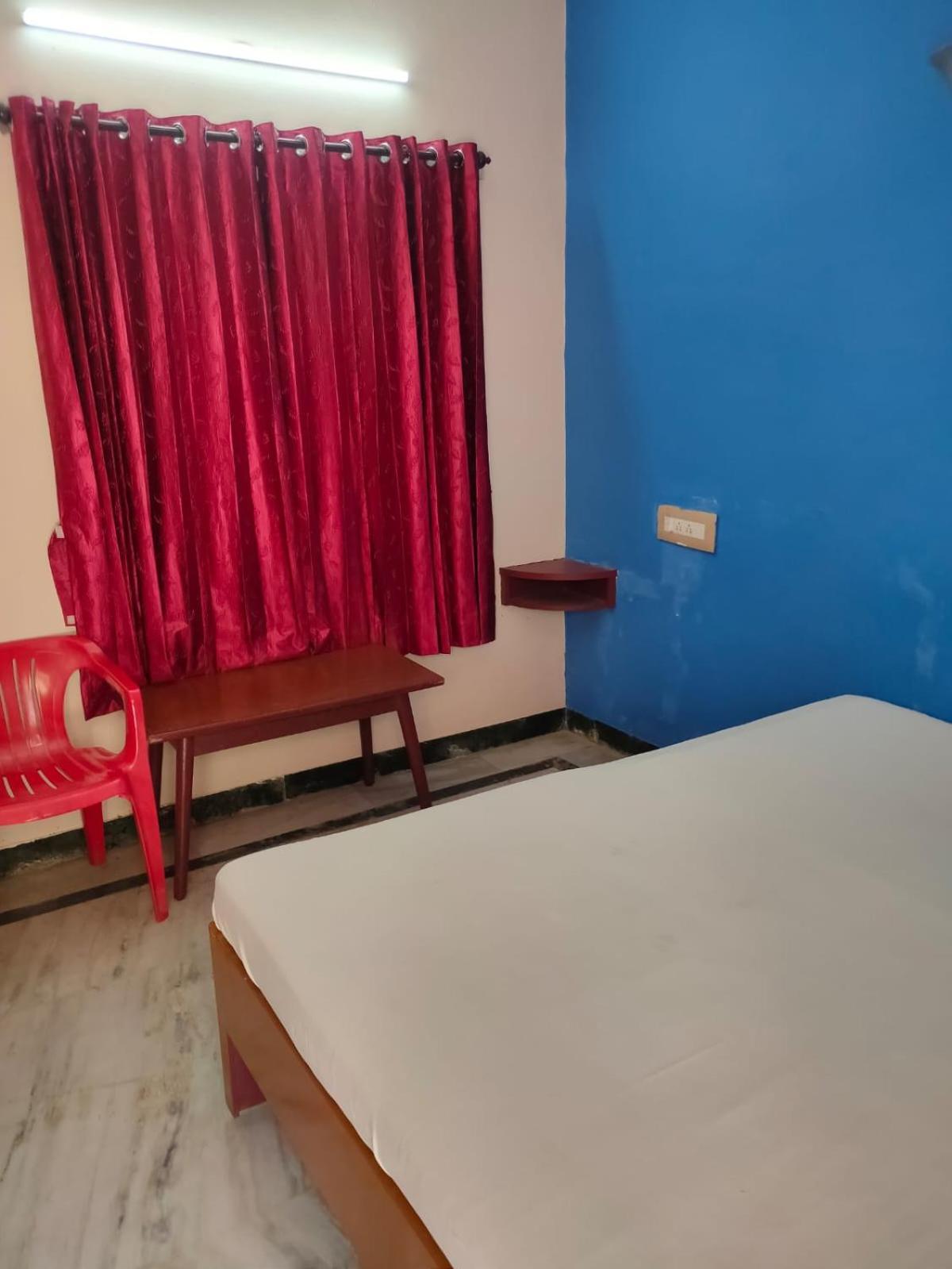 Anjana Hotels Theni Esterno foto